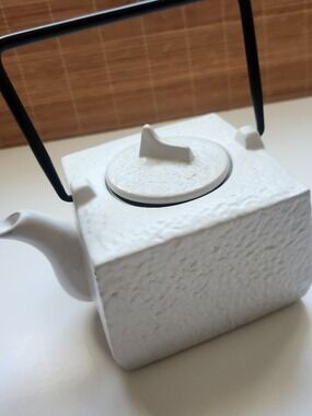 Morris Design White Ceramic Teapot with Metal Handle & Infuser